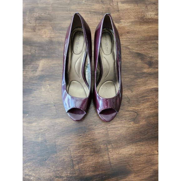Bandolino B Flexible "Supermodel" Peep Toe Heels Wine Vegan Women's Size 7.5 M - Picture 1 of 8